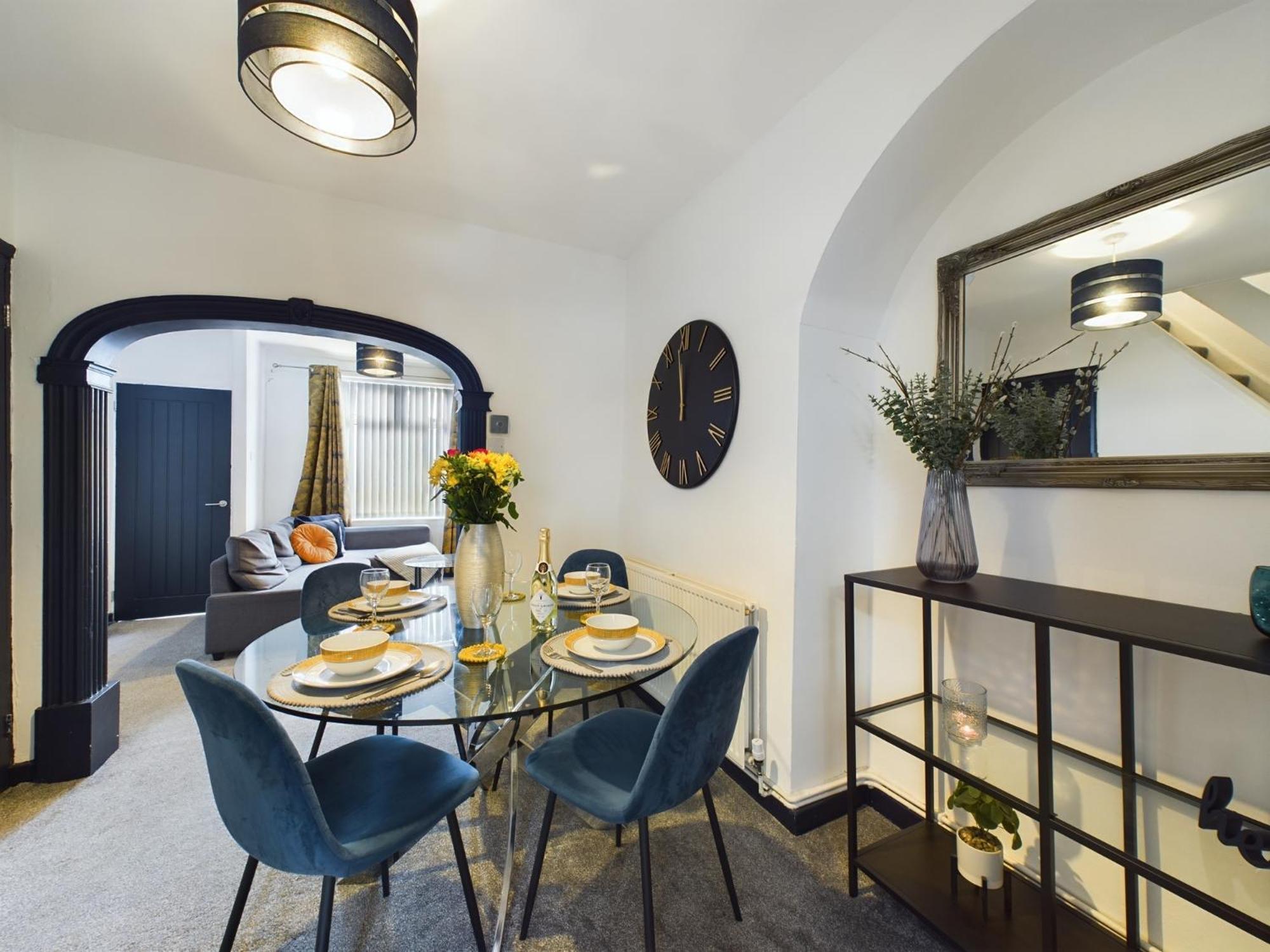 Charming Apartments - Cosy Retreat - Short Drive To City Centre - Free Parking Liverpool Zewnętrze zdjęcie